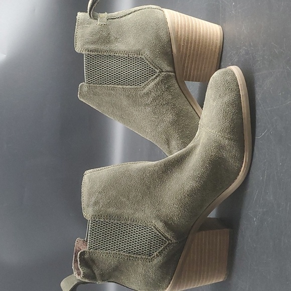 Green Western Ankle Boots Everly Suede Slip-on Shoes Ortholite 9.5 - Picture 13 of 16